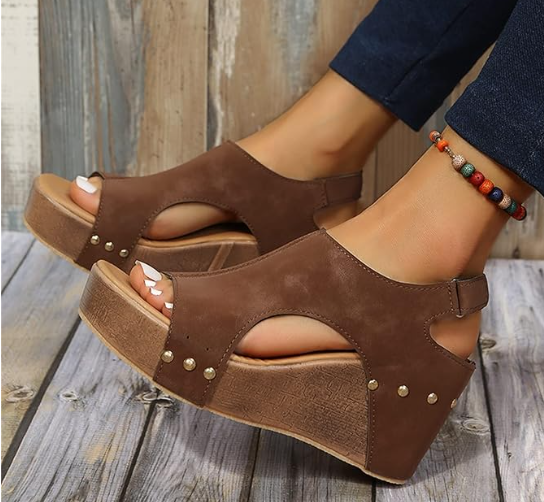 Jana - Chic Wedge Sandals